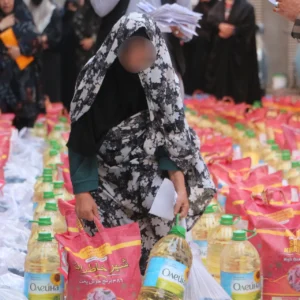 توزیع مرحله ششم مواد غذایی برای نیازمندان مهاجر